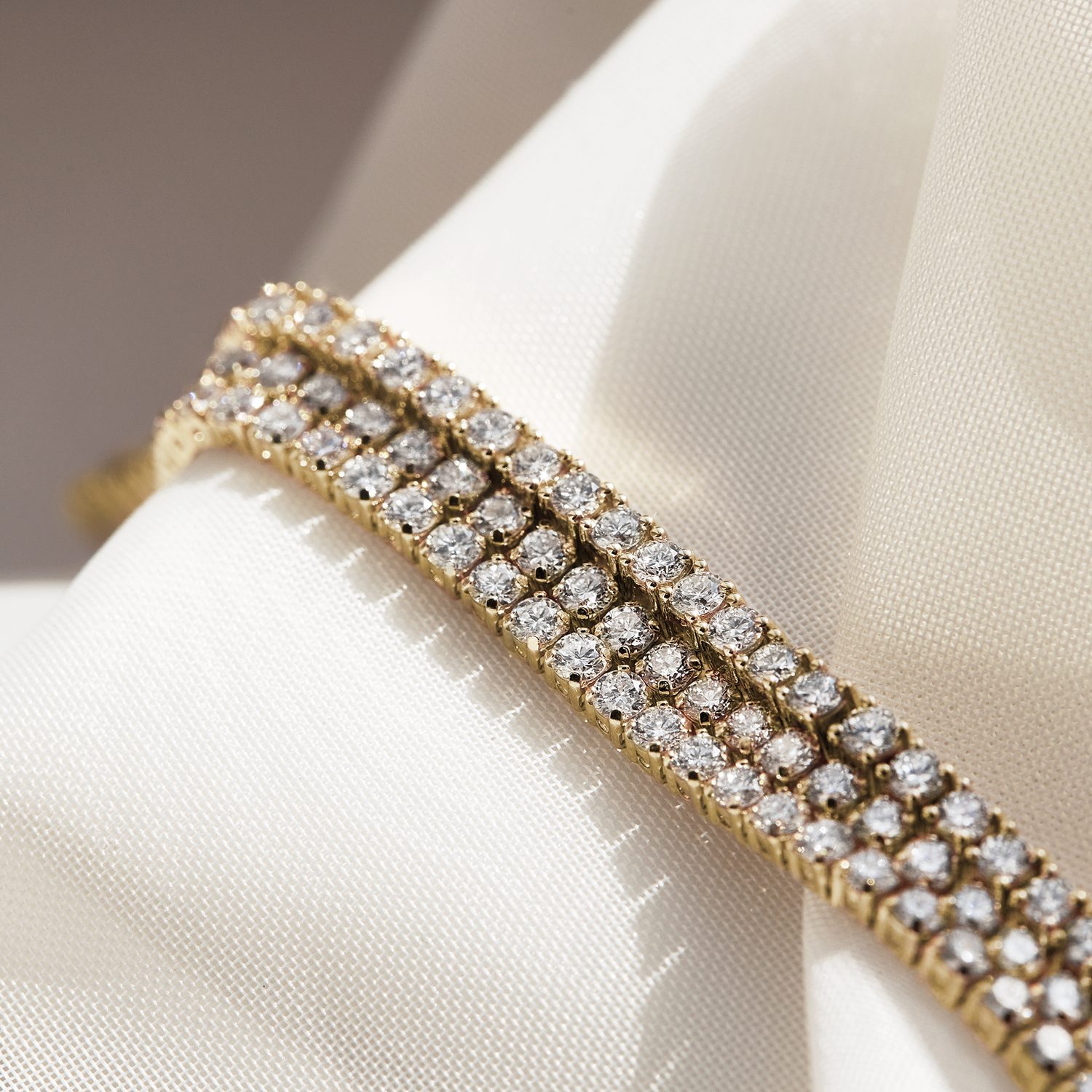 klenota pearl bracelets