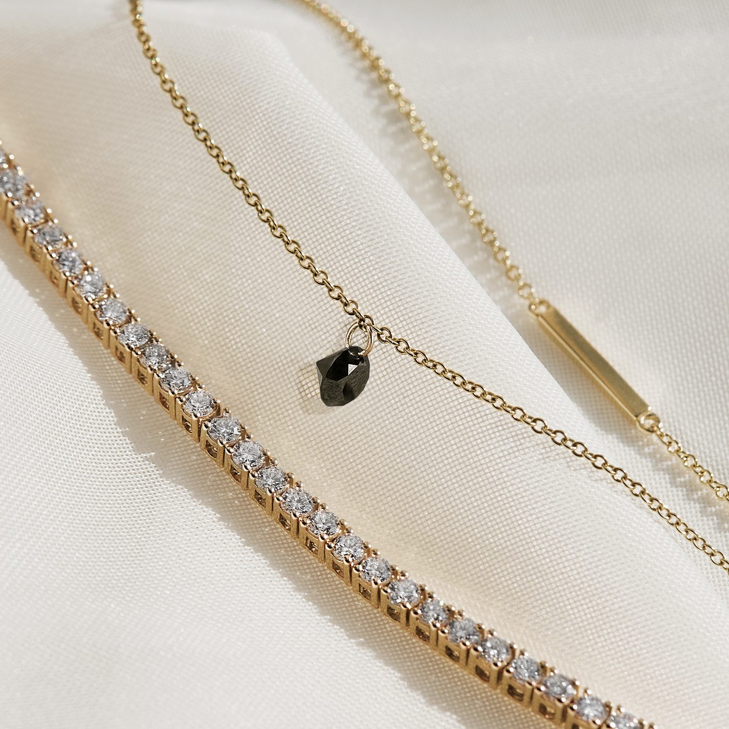 Limited edition bracelet with black diamond Noir - KLENOTA