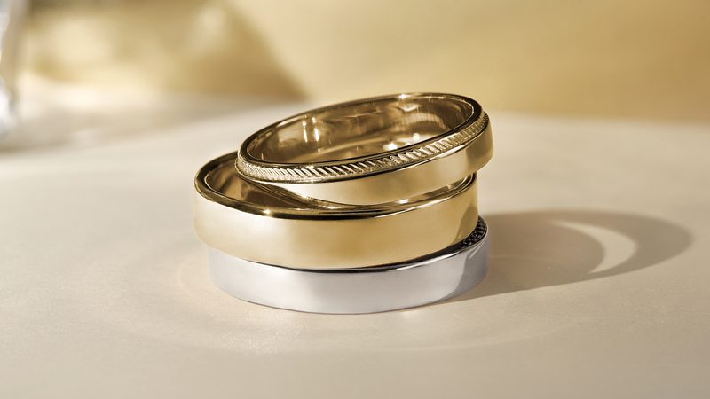 Rose gold wedding rings with diamond