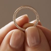 Gallery: Original KLENOTA wedding bands