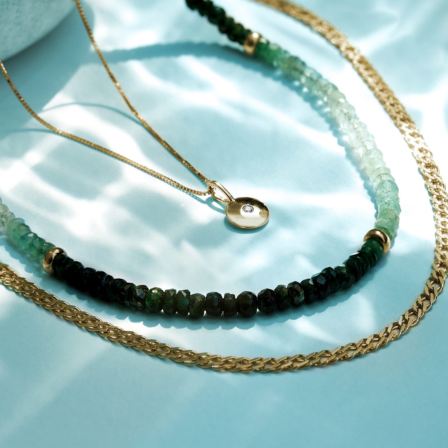 vrstvení s minerálním náhrdelníkem