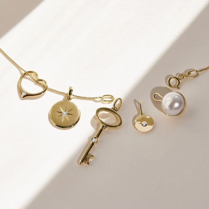 KLENOTA gold pendants: Jewelry you can wear every day